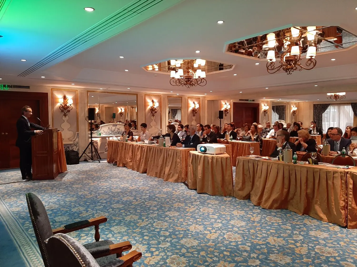 audience is waiting for next presentation