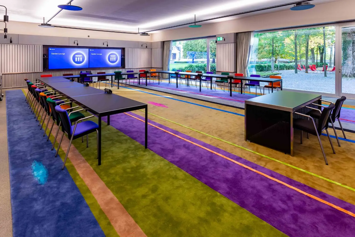 garden-lounge_U-Shape-centre-for-global-dialogue