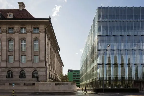 Swiss Re Group Swiss Re - 