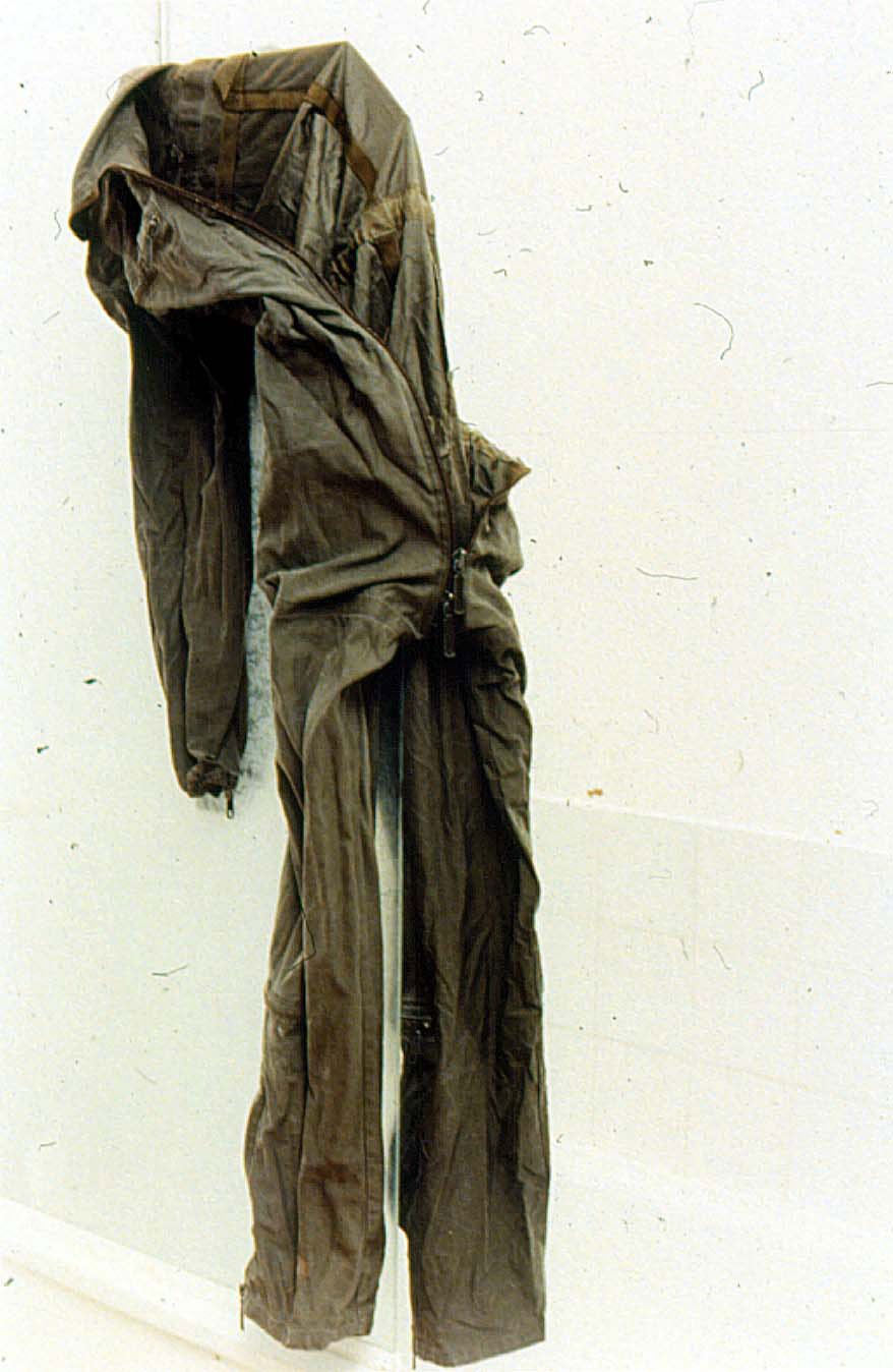 再値下げ　Aufsicht: Wolfgang Tillmans Suit by Wolfgang Tillmans | Swiss Re Art